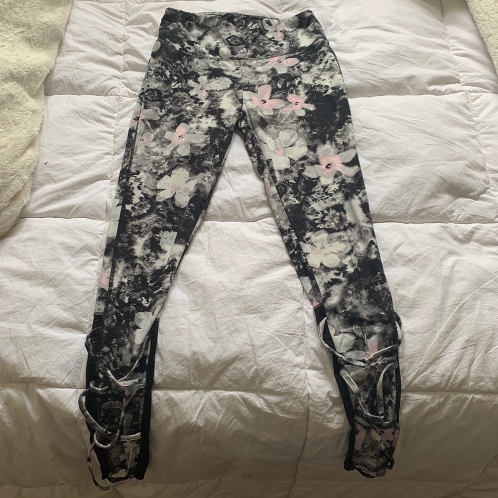 Flower workout leggings